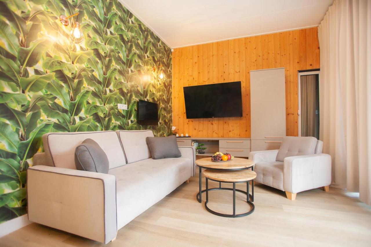 Marina Mietkow Hotel Dominice Kültér fotó